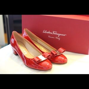 Salvatore Ferragamo VARA Bow Pump Shoe